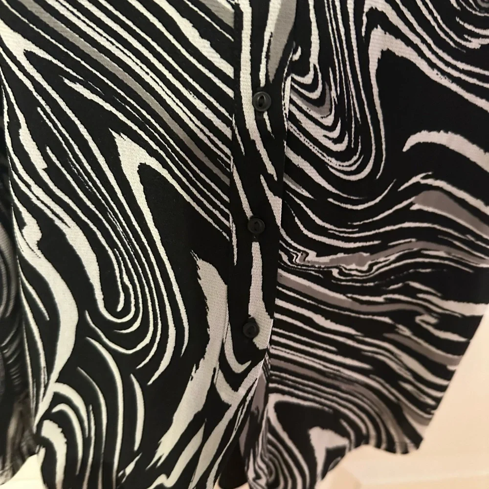 Bar III elastic zebra shirt dress - Picture 2 of 3